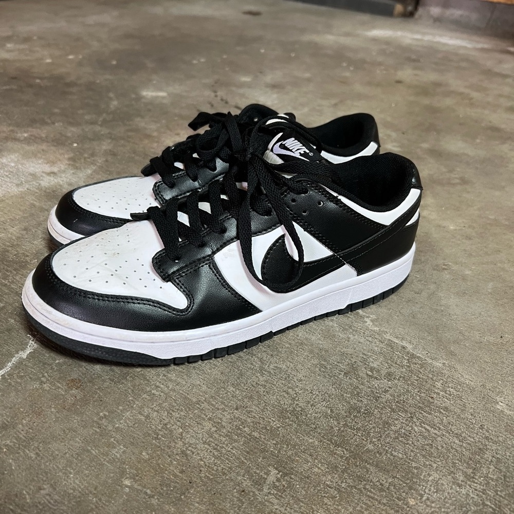 Nike Men's Black and White Sneakers